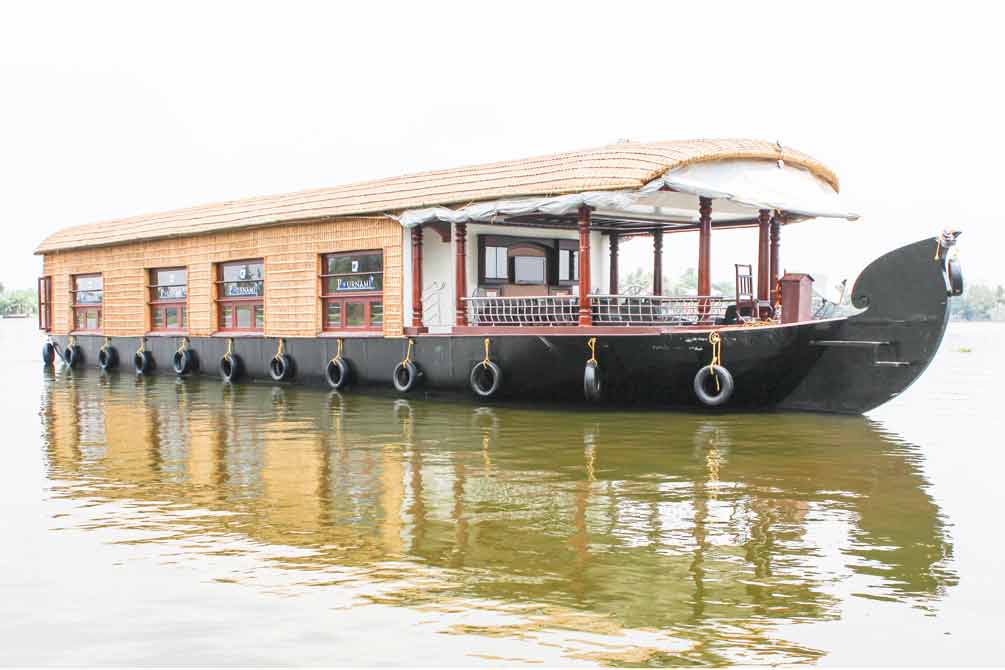 Pournami Houseboats - Alleppey Boathouse Trips